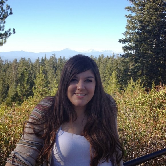 Meet your Posher, Katie - Picture 1 of 1